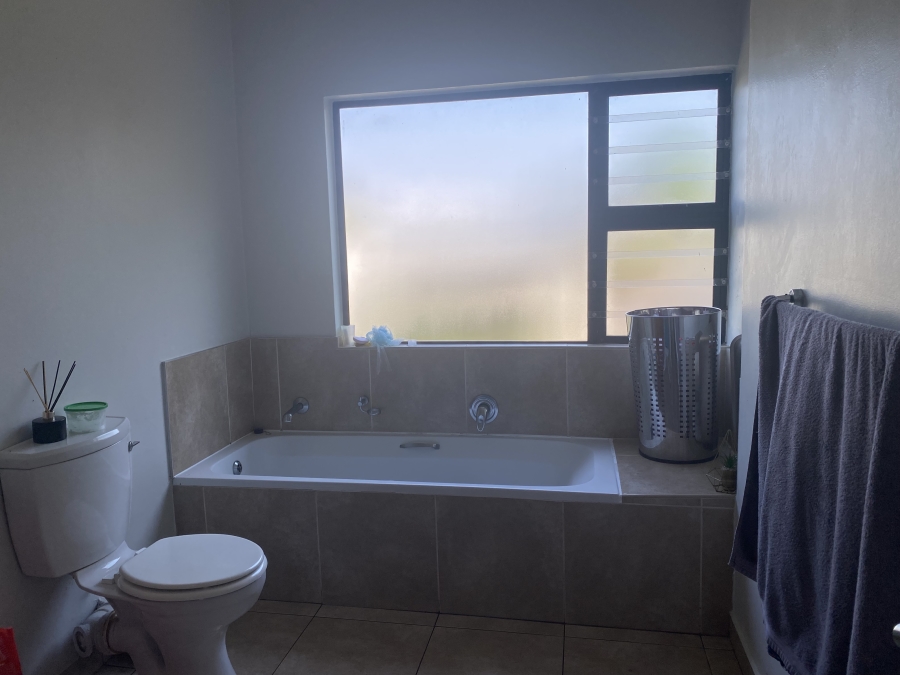 To Let 4 Bedroom Property for Rent in Palm Lakes Estate KwaZulu-Natal