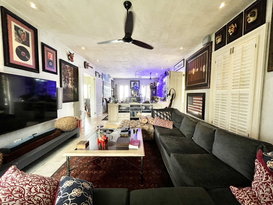 To Let 7 Bedroom Property for Rent in Tinley Manor KwaZulu-Natal