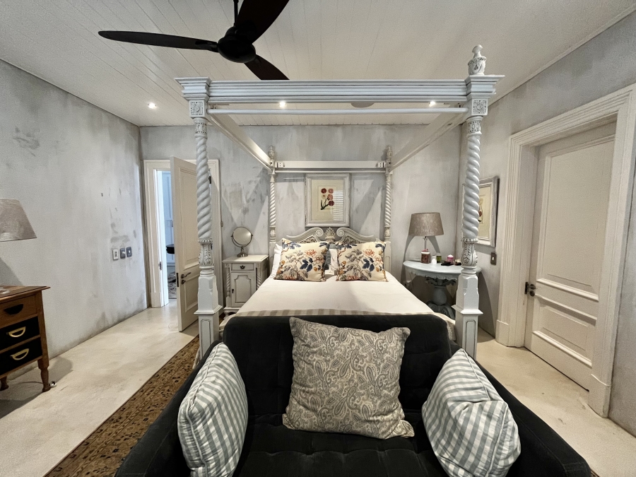 To Let 7 Bedroom Property for Rent in Tinley Manor KwaZulu-Natal