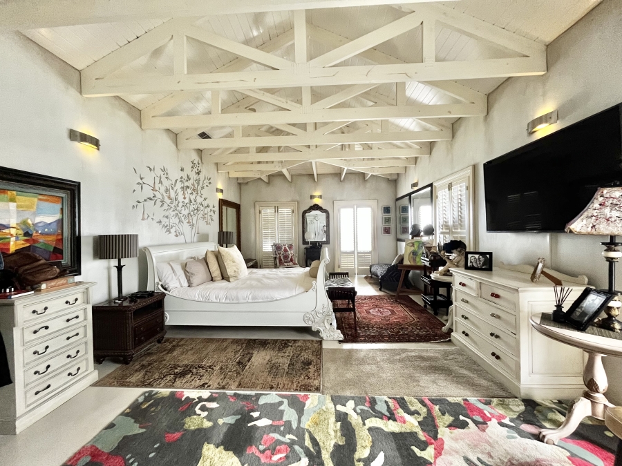 To Let 7 Bedroom Property for Rent in Tinley Manor KwaZulu-Natal