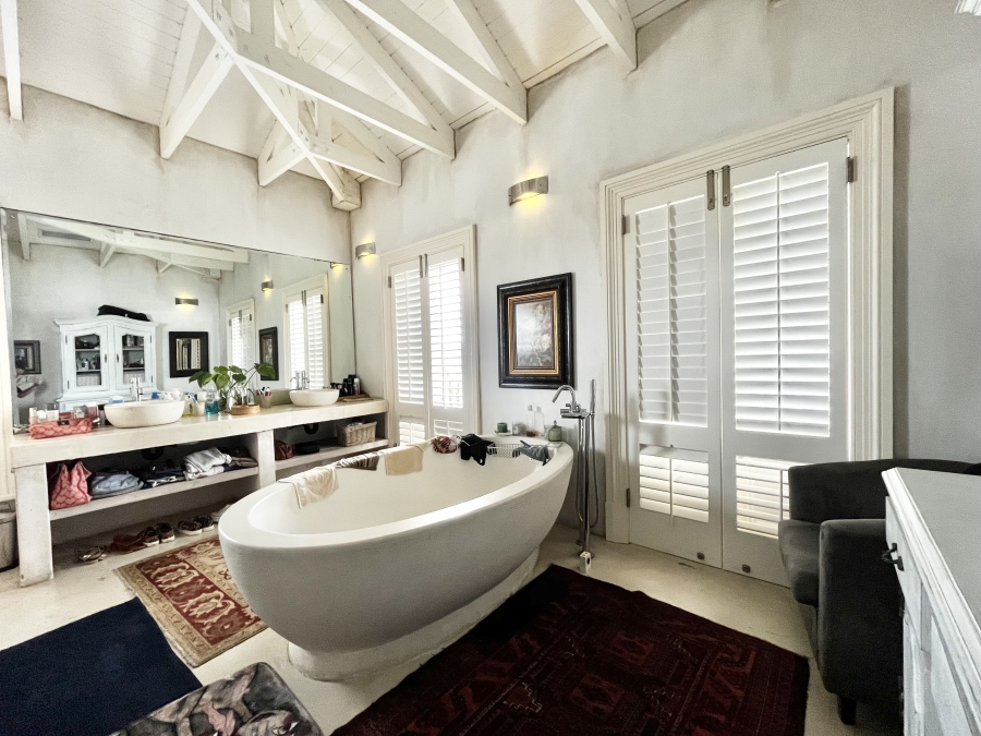 To Let 7 Bedroom Property for Rent in Tinley Manor KwaZulu-Natal