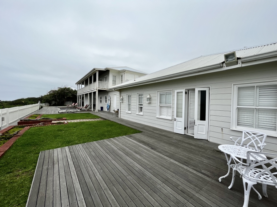 To Let 7 Bedroom Property for Rent in Tinley Manor KwaZulu-Natal