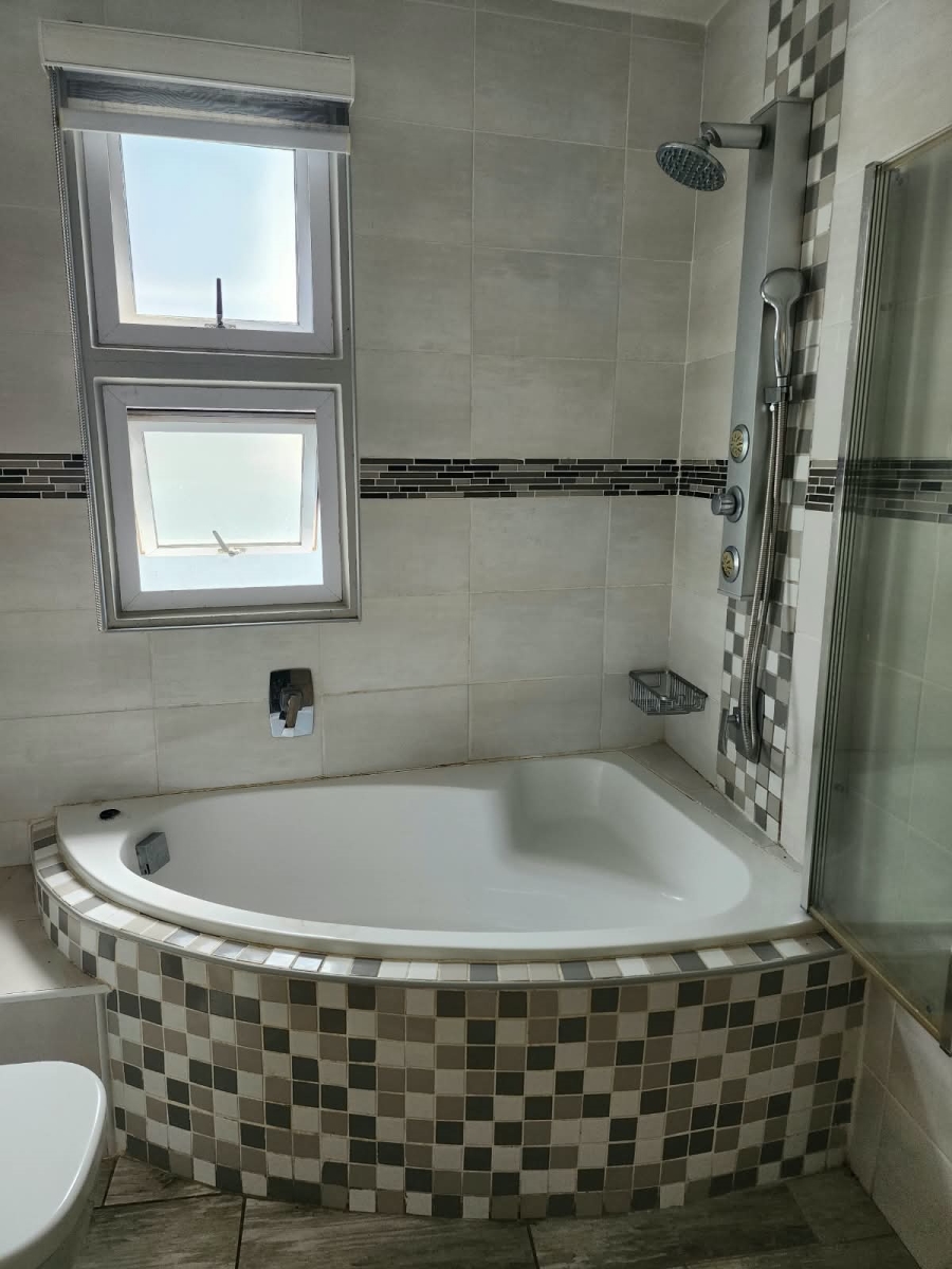 3 Bedroom Property for Sale in Shakas Rock KwaZulu-Natal