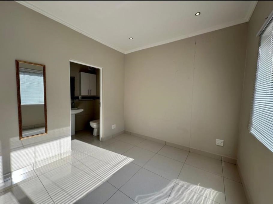 To Let 2 Bedroom Property for Rent in Umhlanga Ridge KwaZulu-Natal