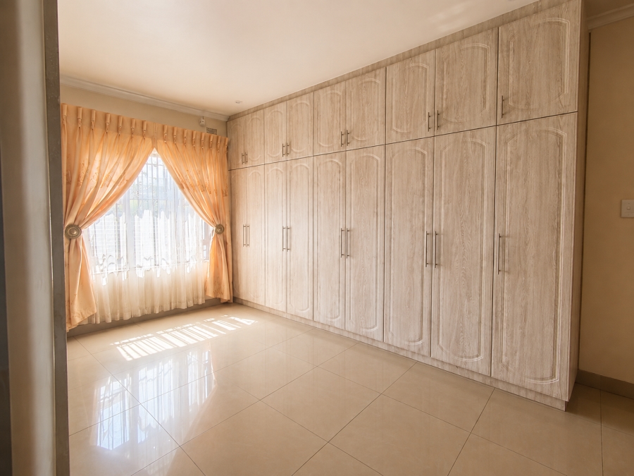 To Let 4 Bedroom Property for Rent in La Mercy KwaZulu-Natal