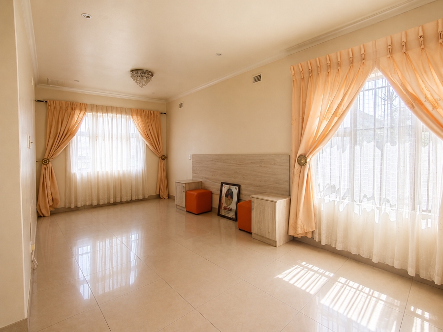 To Let 4 Bedroom Property for Rent in La Mercy KwaZulu-Natal