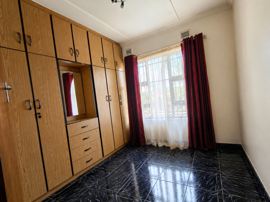 To Let 4 Bedroom Property for Rent in La Mercy KwaZulu-Natal