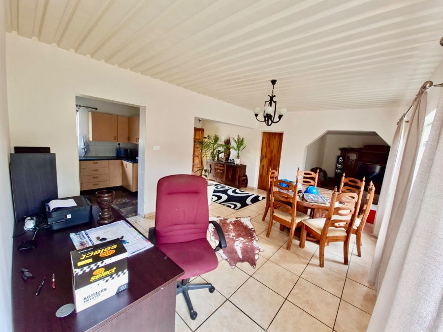 3 Bedroom Property for Sale in Schuinshoogte KwaZulu-Natal
