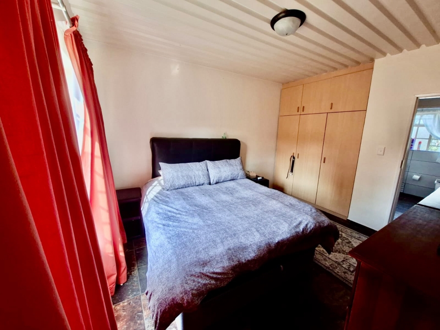 3 Bedroom Property for Sale in Schuinshoogte KwaZulu-Natal