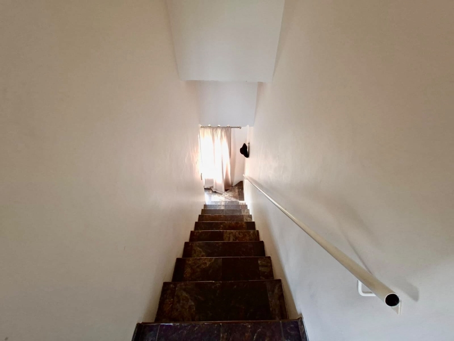 3 Bedroom Property for Sale in Schuinshoogte KwaZulu-Natal