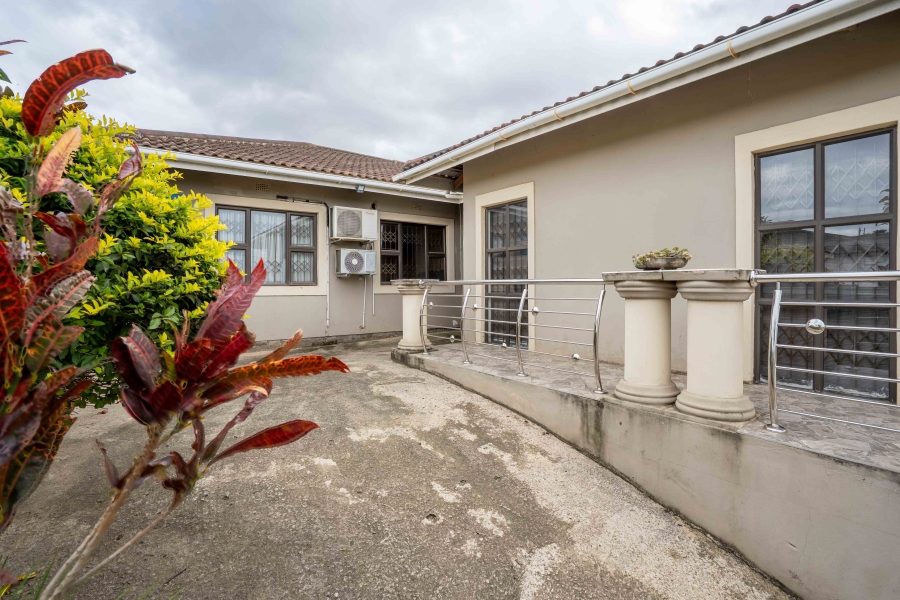 3 Bedroom Property for Sale in Lovu KwaZulu-Natal