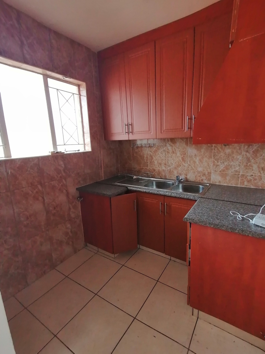 To Let 2 Bedroom Property for Rent in Essenwood KwaZulu-Natal