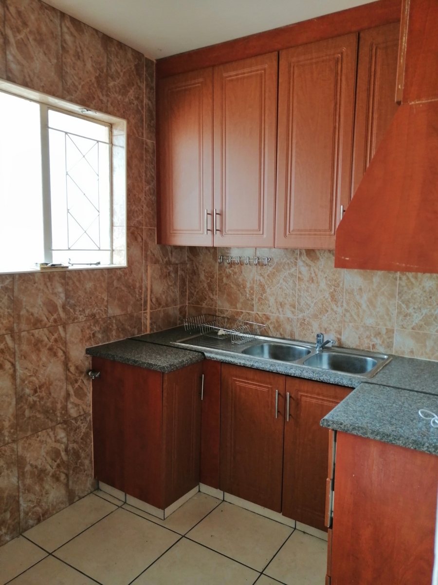 To Let 2 Bedroom Property for Rent in Essenwood KwaZulu-Natal