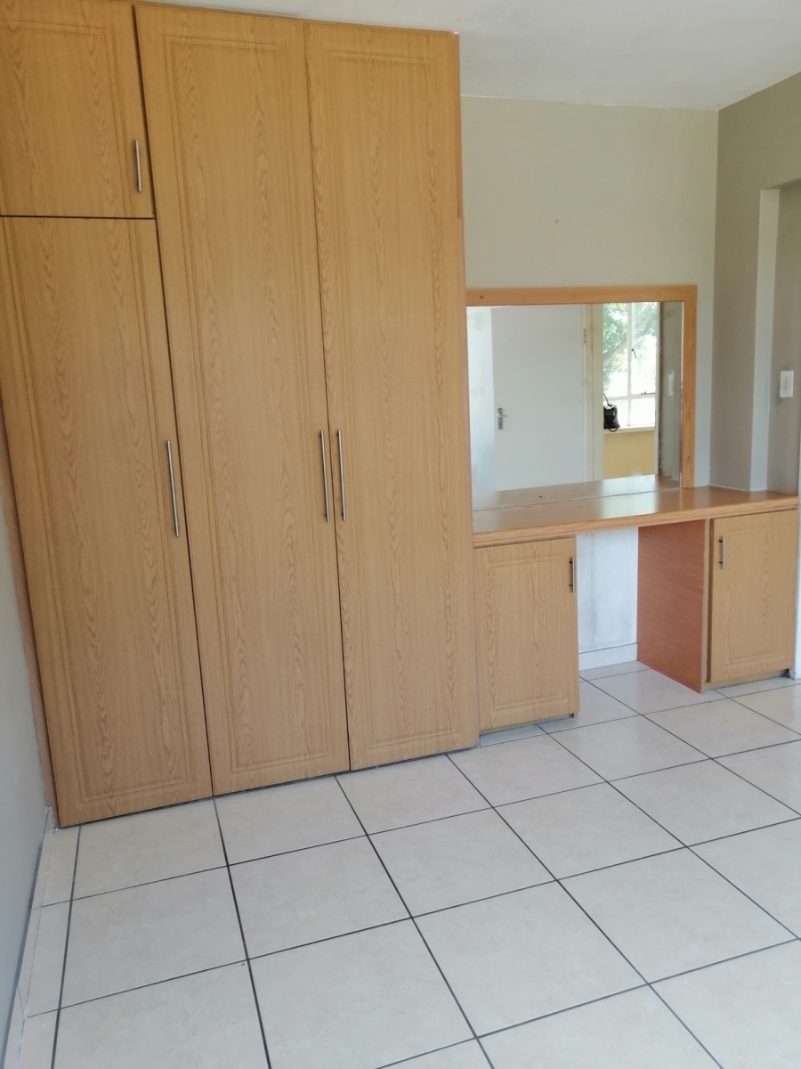 To Let 2 Bedroom Property for Rent in Essenwood KwaZulu-Natal
