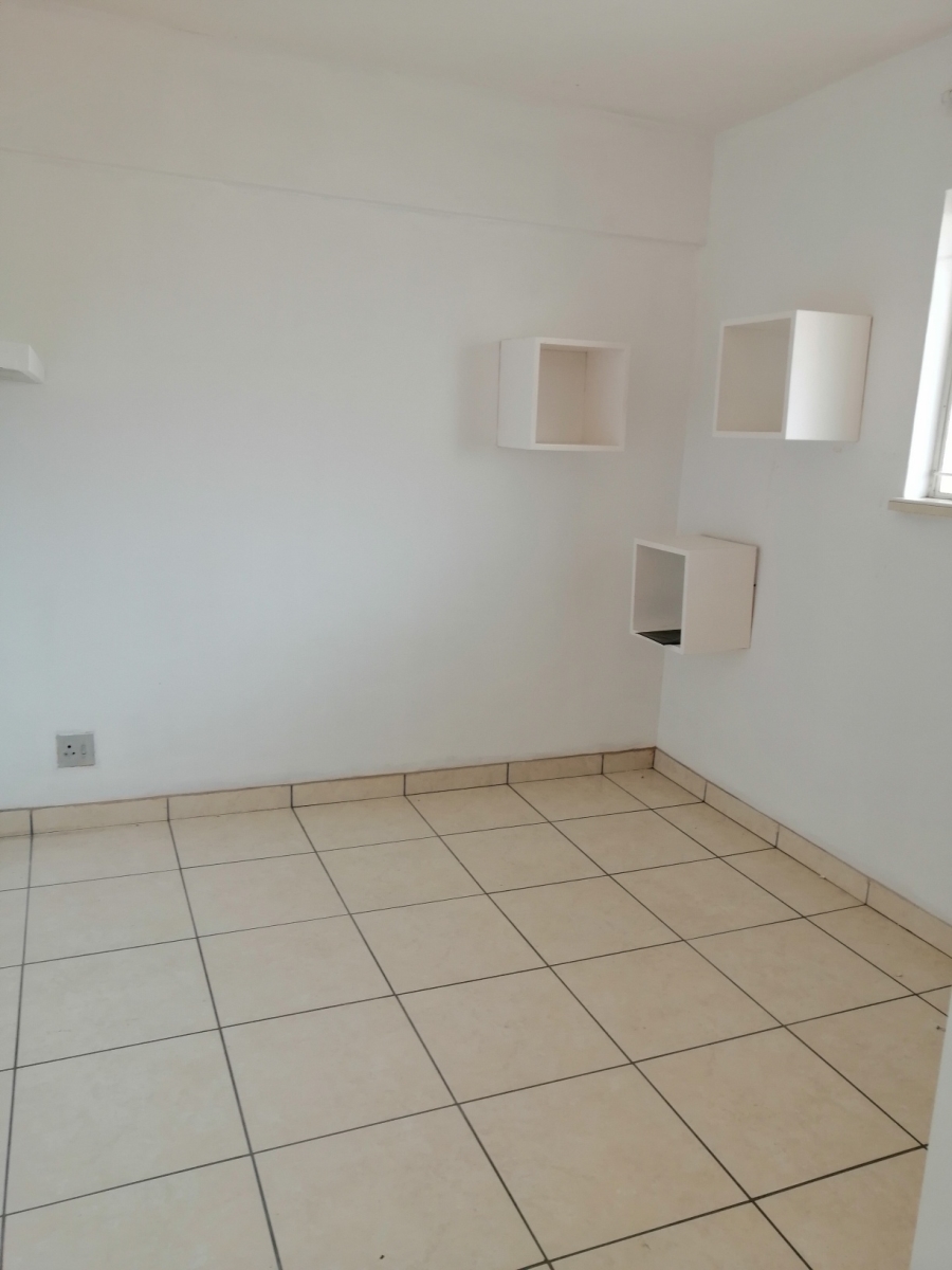 To Let 2 Bedroom Property for Rent in Essenwood KwaZulu-Natal