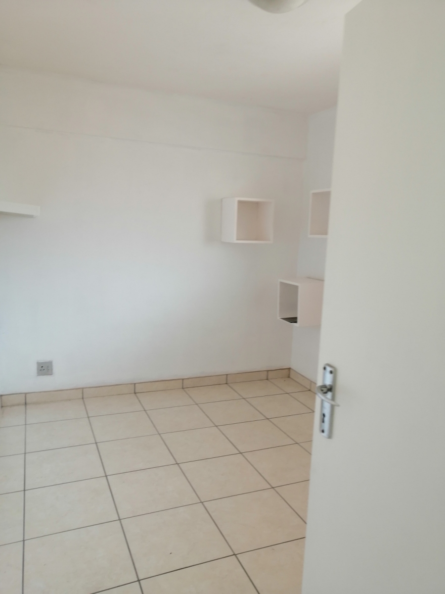To Let 2 Bedroom Property for Rent in Essenwood KwaZulu-Natal