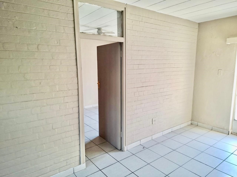 2 Bedroom Property for Sale in Huttenheights KwaZulu-Natal