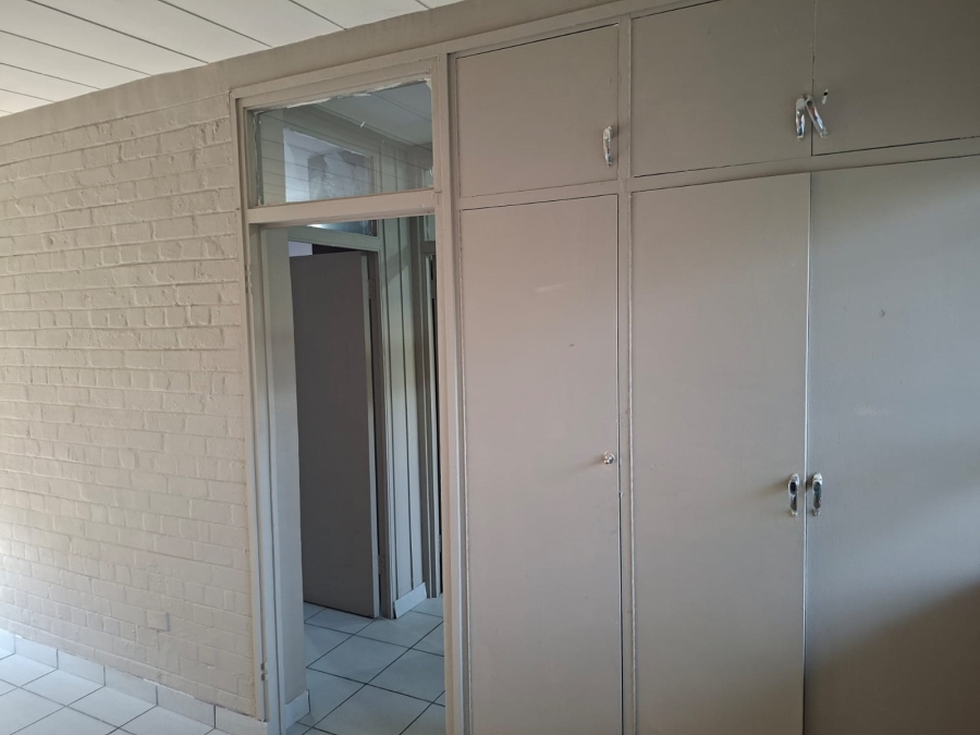 2 Bedroom Property for Sale in Huttenheights KwaZulu-Natal