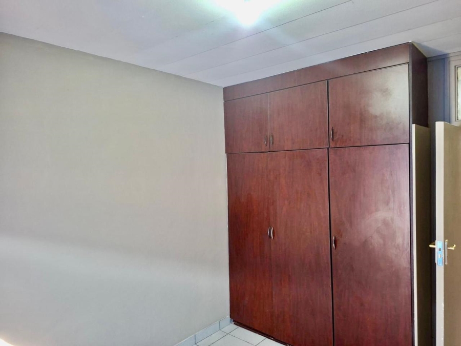 2 Bedroom Property for Sale in Huttenheights KwaZulu-Natal