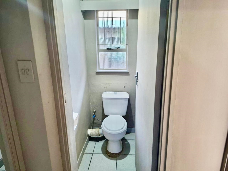2 Bedroom Property for Sale in Huttenheights KwaZulu-Natal