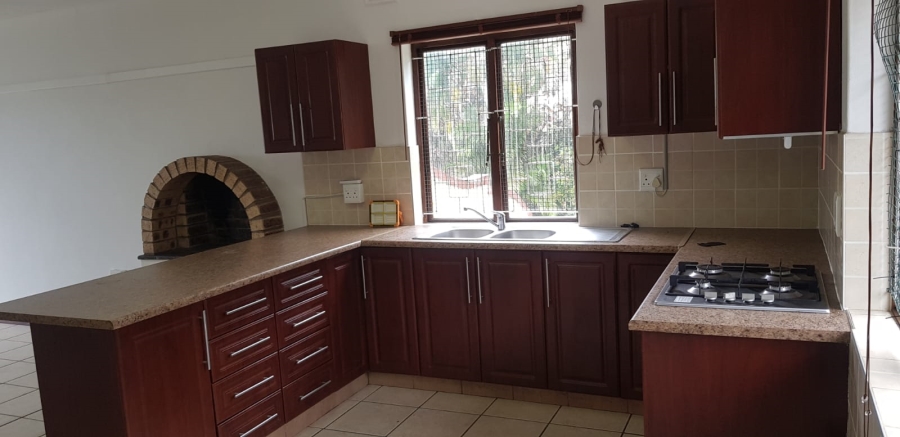 To Let 1 Bedroom Property for Rent in Crestholme KwaZulu-Natal