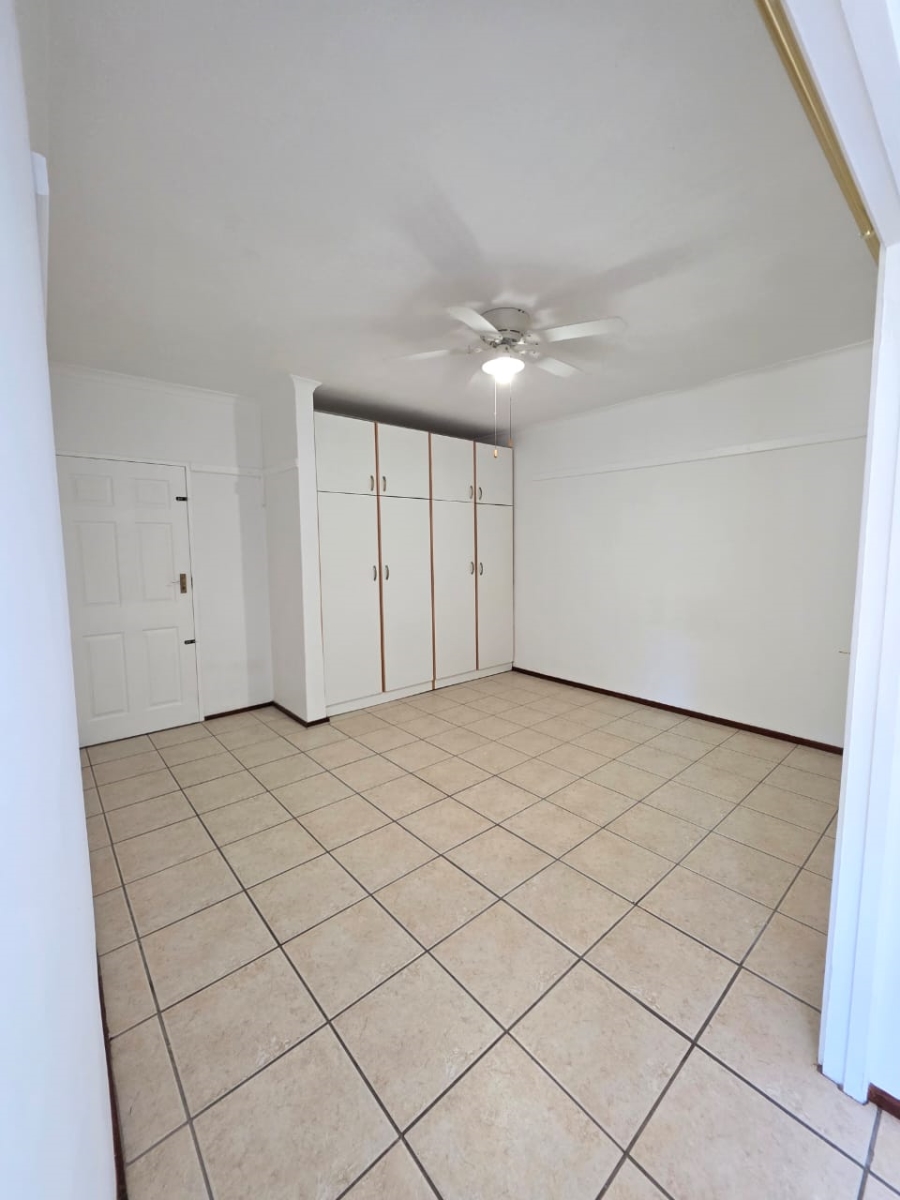 To Let 1 Bedroom Property for Rent in Crestholme KwaZulu-Natal
