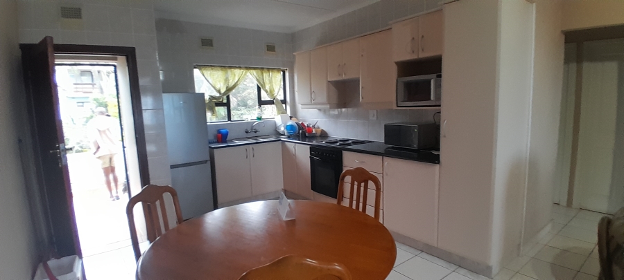 2 Bedroom Property for Sale in St Michaels On Sea KwaZulu-Natal