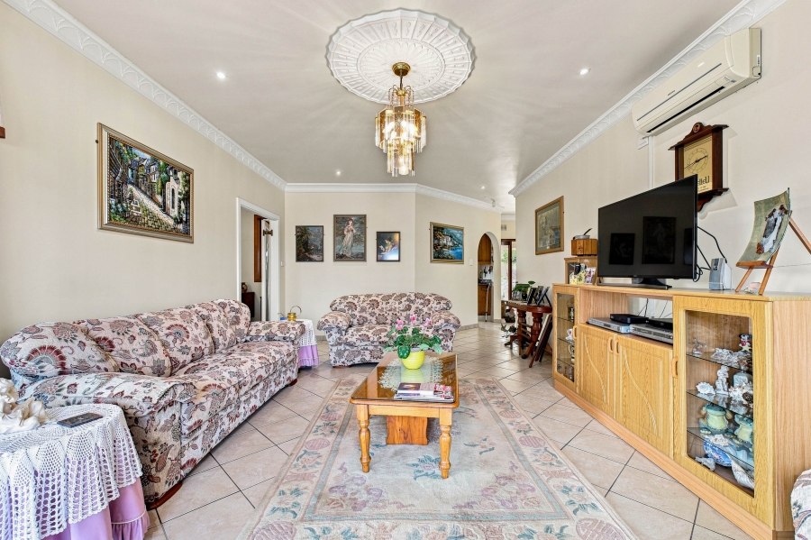 4 Bedroom Property for Sale in Chiltern Hills KwaZulu-Natal
