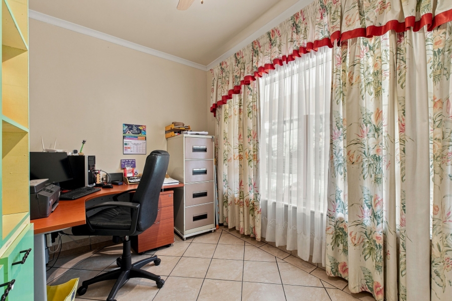 4 Bedroom Property for Sale in Chiltern Hills KwaZulu-Natal