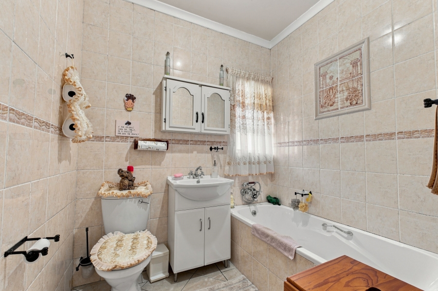 4 Bedroom Property for Sale in Chiltern Hills KwaZulu-Natal