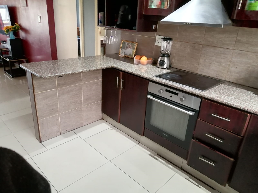 2 Bedroom Property for Sale in Sea View KwaZulu-Natal
