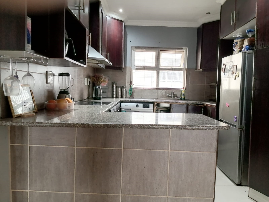 2 Bedroom Property for Sale in Sea View KwaZulu-Natal