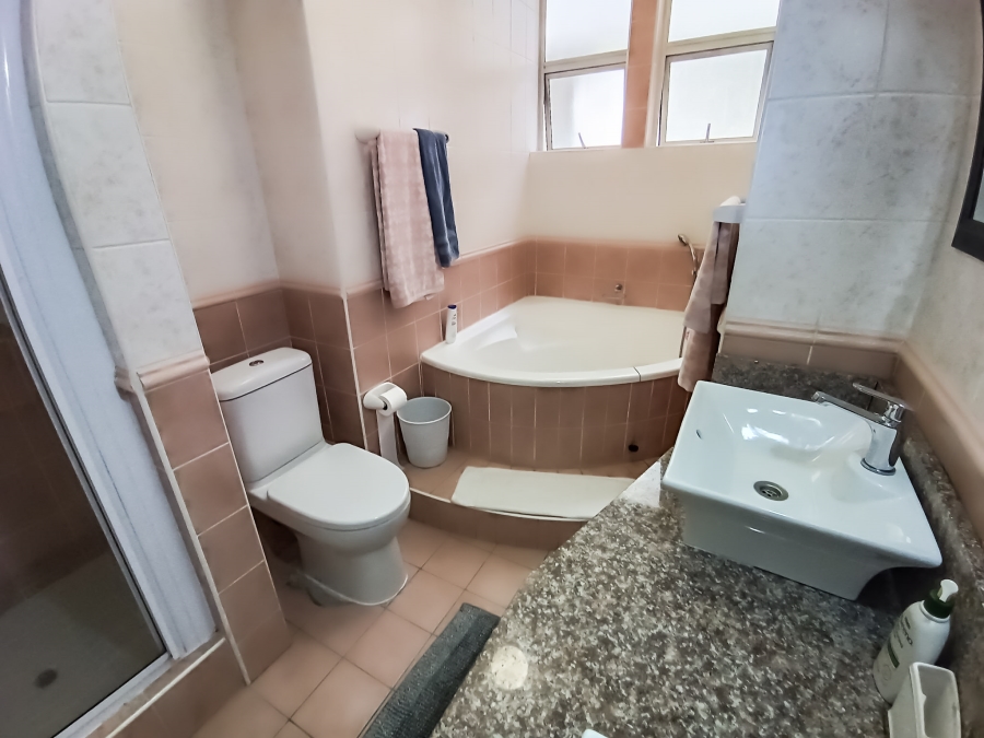 To Let 3 Bedroom Property for Rent in Umhlanga KwaZulu-Natal