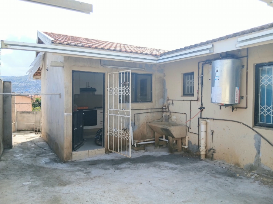 To Let 2 Bedroom Property for Rent in Palmview KwaZulu-Natal