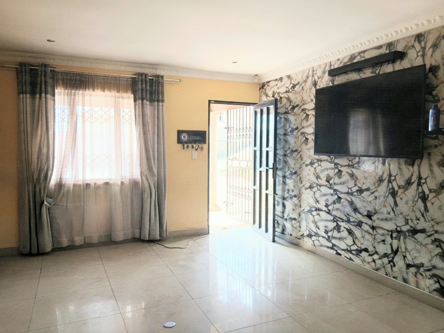 To Let 2 Bedroom Property for Rent in Palmview KwaZulu-Natal