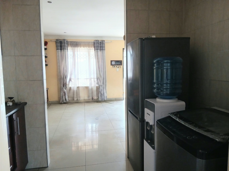 To Let 2 Bedroom Property for Rent in Palmview KwaZulu-Natal