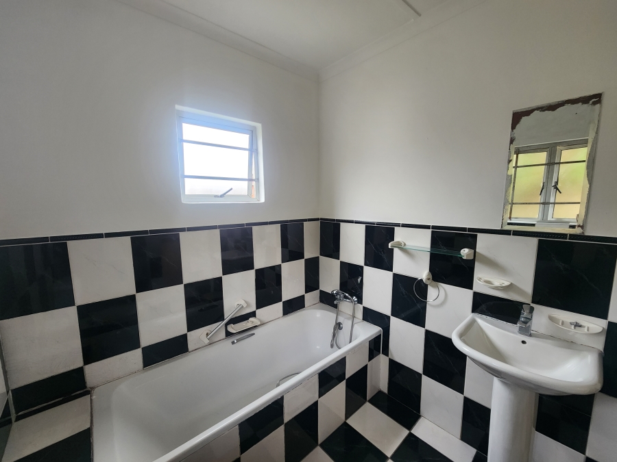3 Bedroom Property for Sale in Ocean View KwaZulu-Natal