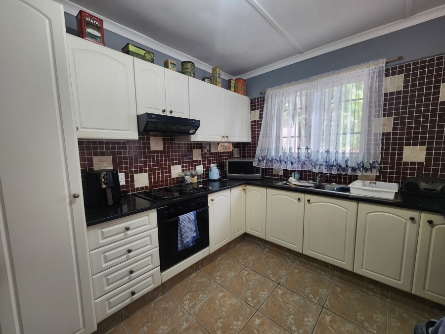 3 Bedroom Property for Sale in Ocean View KwaZulu-Natal