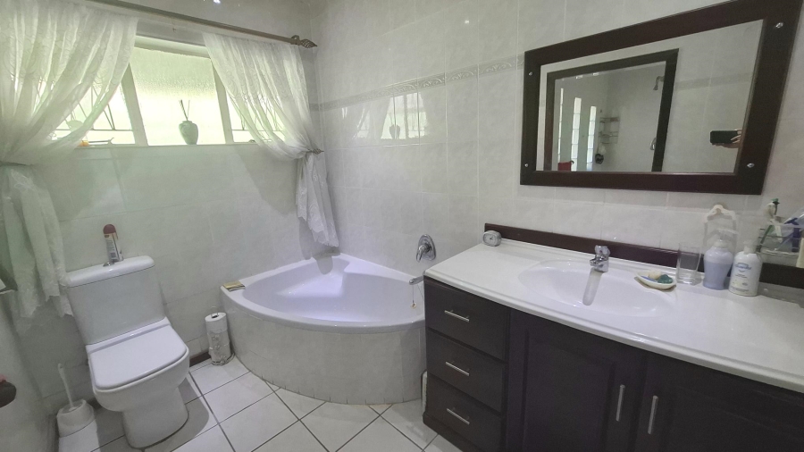 4 Bedroom Property for Sale in Hayfields KwaZulu-Natal