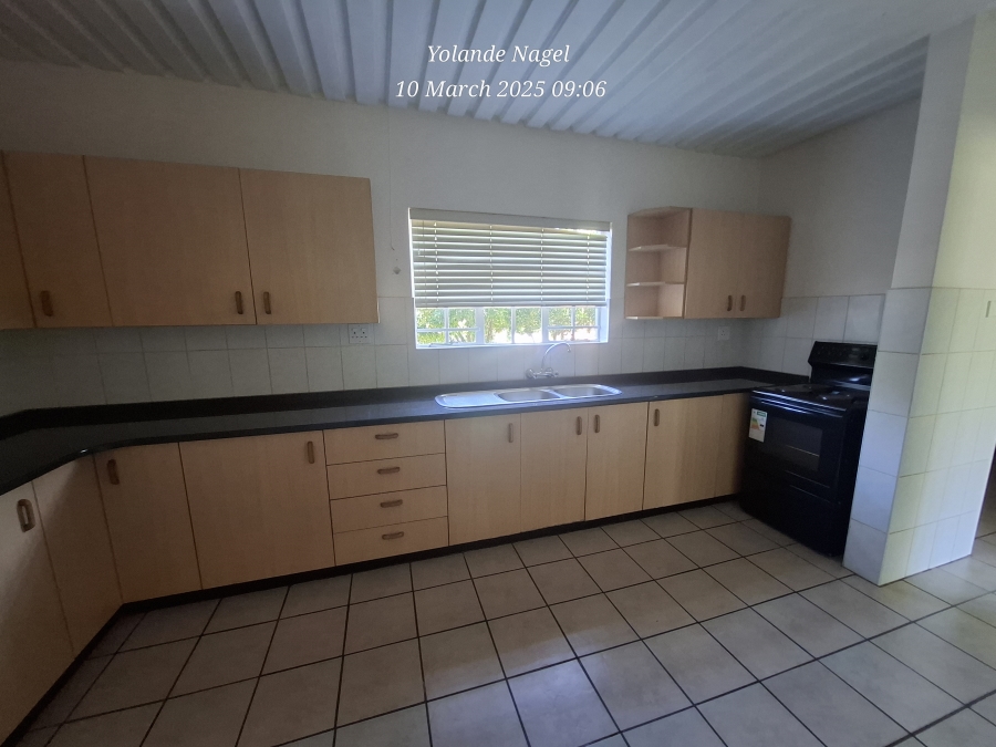To Let 3 Bedroom Property for Rent in Schuinshoogte KwaZulu-Natal
