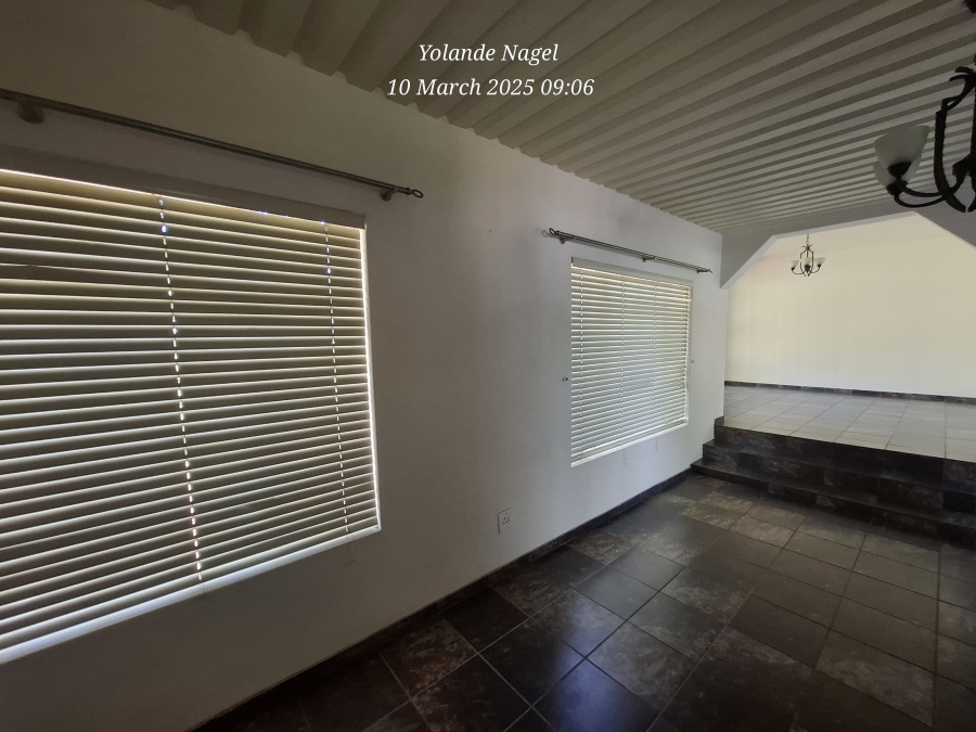 To Let 3 Bedroom Property for Rent in Schuinshoogte KwaZulu-Natal