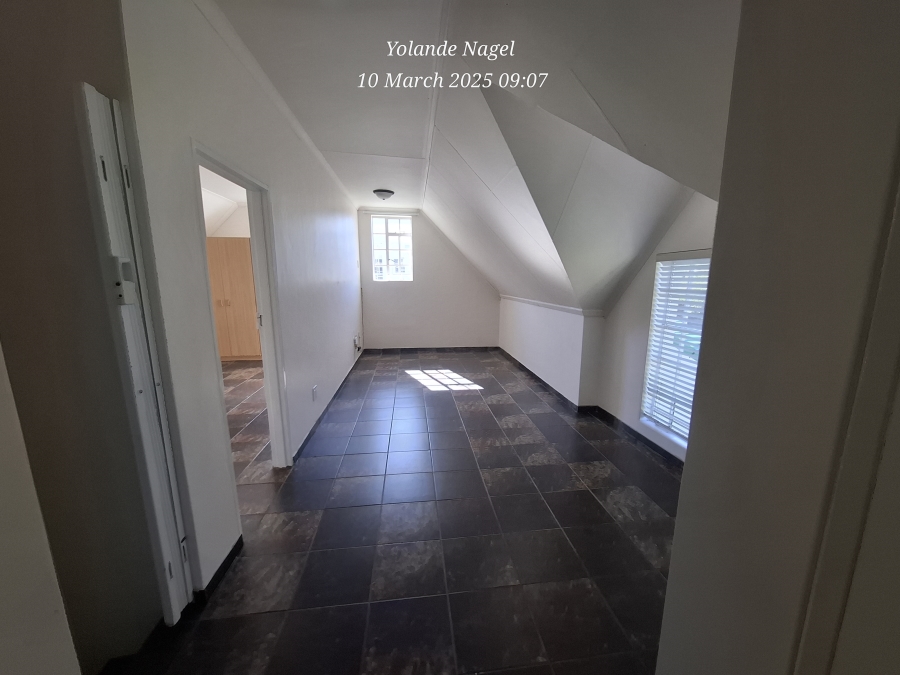 To Let 3 Bedroom Property for Rent in Schuinshoogte KwaZulu-Natal