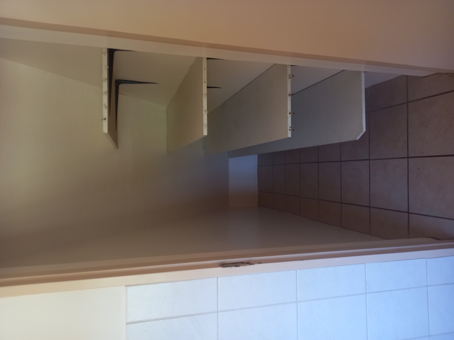 To Let 3 Bedroom Property for Rent in Schuinshoogte KwaZulu-Natal