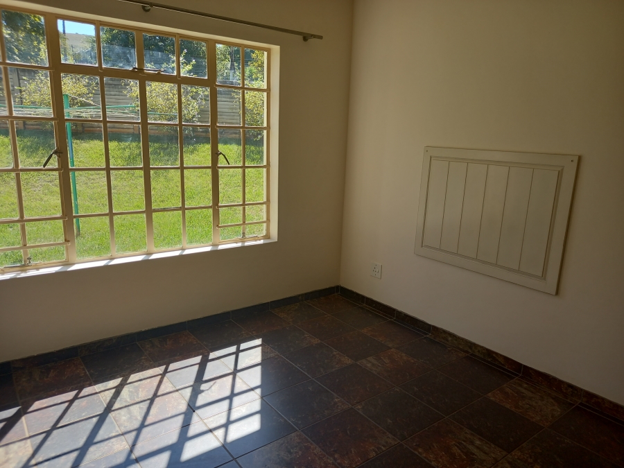 To Let 3 Bedroom Property for Rent in Schuinshoogte KwaZulu-Natal