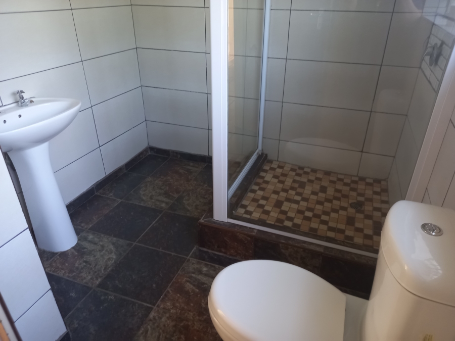 To Let 3 Bedroom Property for Rent in Schuinshoogte KwaZulu-Natal