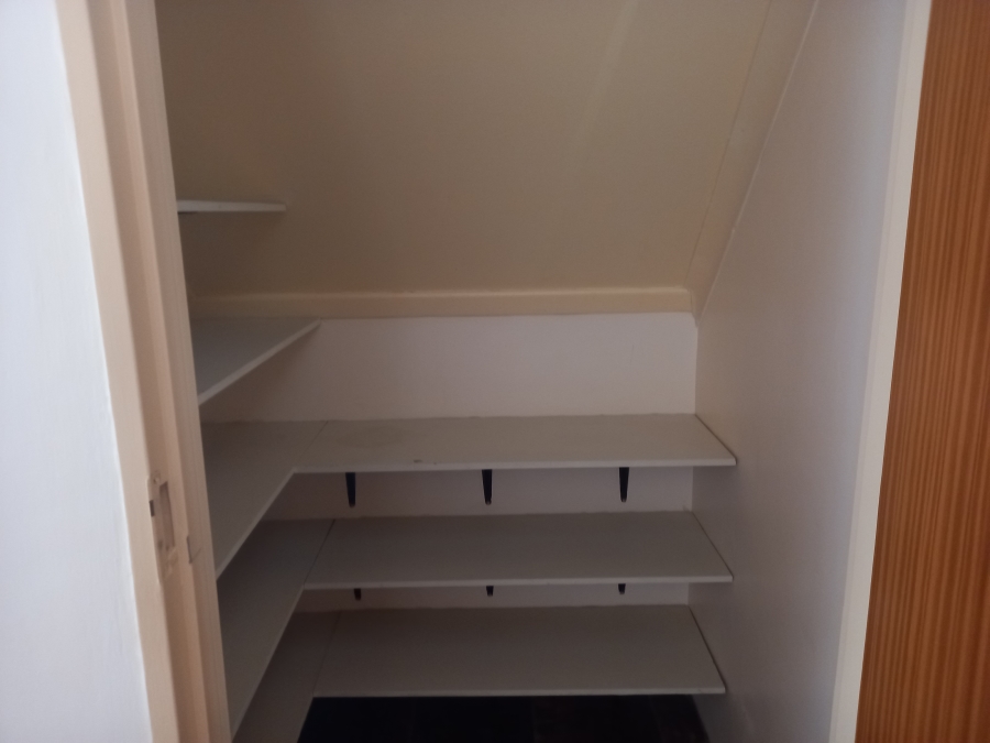 To Let 3 Bedroom Property for Rent in Schuinshoogte KwaZulu-Natal