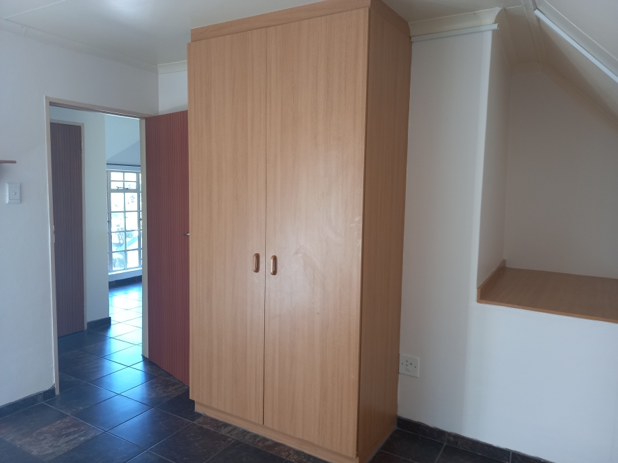 To Let 3 Bedroom Property for Rent in Schuinshoogte KwaZulu-Natal