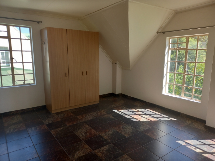 To Let 3 Bedroom Property for Rent in Schuinshoogte KwaZulu-Natal