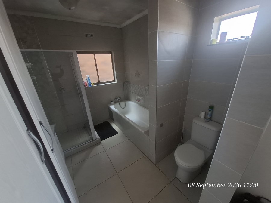 3 Bedroom Property for Sale in Huttenheights KwaZulu-Natal