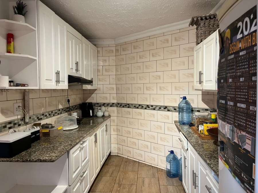 5 Bedroom Property for Sale in Richem KwaZulu-Natal